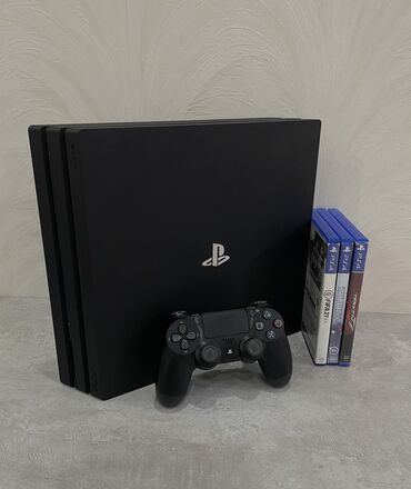 PS4 (Sony PlayStation 4): Продаю PlayStation 4 PRO с коробкой Работает отлично, без никаких