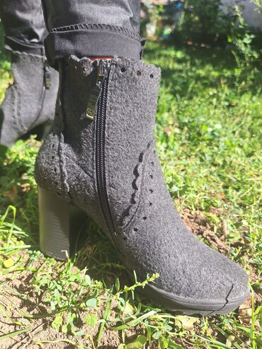 Gležnjače: Ženske kratke čizme – više modela Muške cipele. cena od 30 do 60 — 3