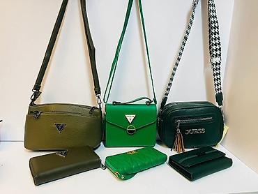 Torbe: GUESS torbe – kolekcija u smaragdno zelenoj boji
3600 din — 6