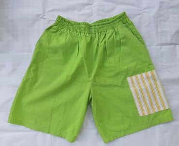 bershka sortsevi: Shorts, M (EU 50), color - Green, Cotton