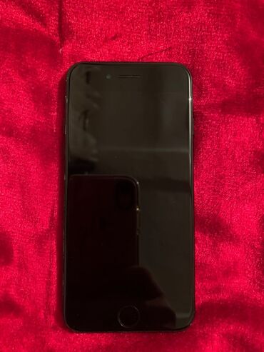 Apple iPhone: IPhone 7, Б/у, 128 ГБ, Jet Black, Зарядное устройство, Чехол, 100 %