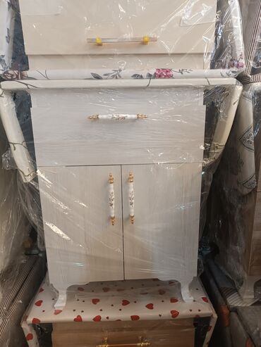 Ütüləmə lövhələri: Ütü masası. ✅ Keyfiyyətli materialdan hazırlanıb ✅ Yuxarı hissə ütü — 18