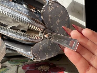 Классические сумки: Продаю сумку JOOP! Новую со всеми этикетками! закрывается магнитной — 5