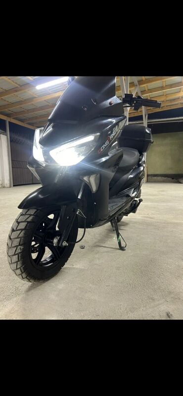 скутер в расрочку: Макси-скутер Yamaha, 150 куб. см, Бензин, Колдонулган