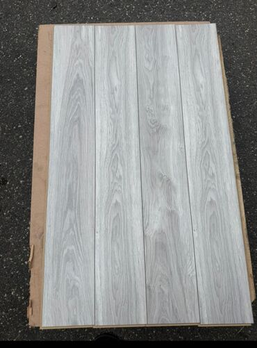Laminat: Salam laminatlarimiz 31 32 33 klass olmagala hər rəg secimi var 250 yə — 5