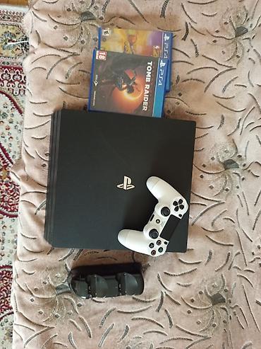 radiator islenmis: PlayStation 4 Pro yaddaş: 1tb. hecbir problemi yoxdur. 2 original pult — 1