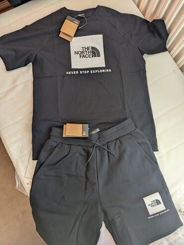 где можно продать старые вещи в бишкеке: Мужская футболка, M (EU 38), The North Face, Новый, цвет - Черный, Самовывоз
