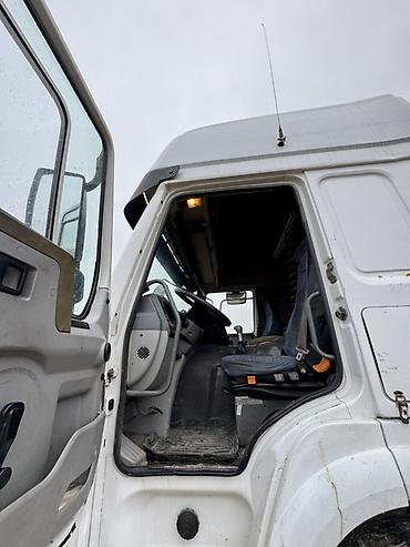 Тягачи: Тягач, Howo, 2012 г., Бортовой — 10