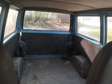 автомат автомобиль: Volkswagen Transporter: 1992 г., 2 л, Механика, Бензин, Фургон