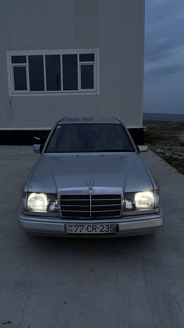 Mercedes-Benz: Mercedes-Benz E 230: 2.3 l | 1993 il Sedan