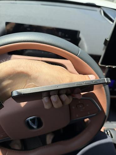 ipad 4 mini: IPhone 16 Pro Max, 256 GB, Natural Titanium, Face ID, Simsiz şarj, Sənədlərlə — 6