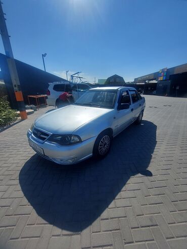 нехся 2: Daewoo Nexia: 2010 г., 1.6 л, Механика, Бензин, Седан