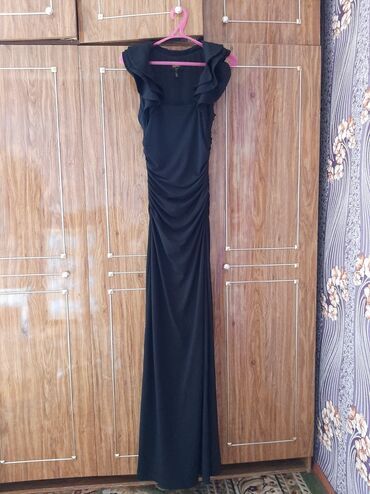 шикарное вечернее платье в пол: Безумно красивое, шикарное вечернее платье, идеально сидит по фигуре