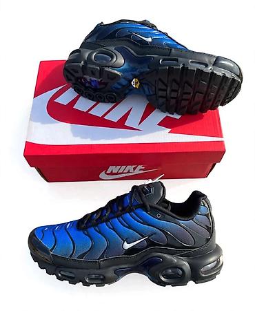 sapa u srcu: Nike Air Max Plus (TN) patike – plavo‑crni gradijent - Silueta Air — 1