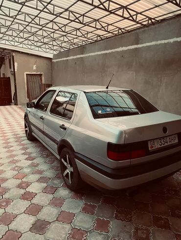 толк сатам: Volkswagen Vento: 1993 г., 1.8 л, Механика, Бензин, Седан