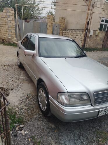 Mercedes-Benz: Mercedes-Benz C-sinfi sedan (W202) - Kuzov: 4 qapılı sedan, gümüşü — 3