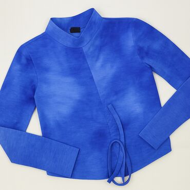 krótkie spodenki i marynarka: Urban Outfitters, Bluzka damska, S