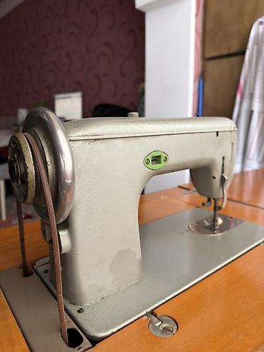 elektron kitab satilir: 🧵 Vintage Podolsk tikiş maşını – satılır Sovet dövründən qalma — 1