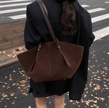 брендовые сумки оригинал распродажа: Сумка-тоут YUZE — вместительная модель из мягкой замши/замшевой