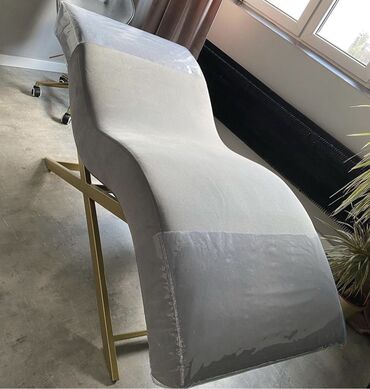 парихмахерская кресло: Продаю кушетку в идеальном состоянии только цвет Бордо