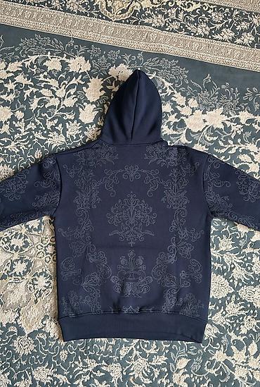 Толстовки, худи: Худи с объёмным бархатистым орнаментом - Модель: утеплённое худи с — 11