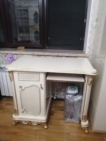 тап аз мебель б у рядом нариманов баку: Komputer stolu ideal vəziyyətdədir az işlənib real alıcılar əlaqə
