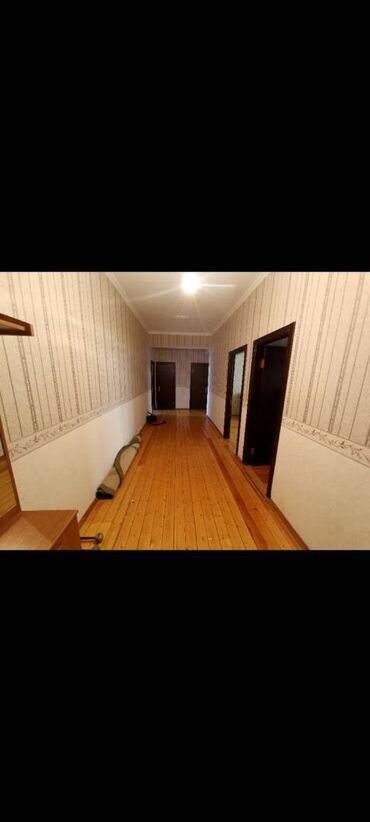 Uzunmüddətli kirayə mənzillər: Xətai metrosunun çıxışında 13 mertebeli binanın 3-cü mərtəbəsində — 11