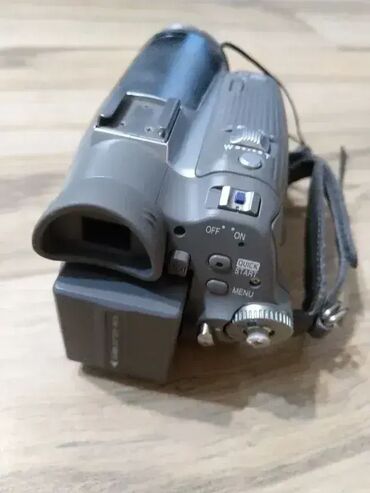 Video kamere: 1. Panasonic NV-GS75 - Camcorder - 540 Kpix - optical zoom: 10 x - — 12