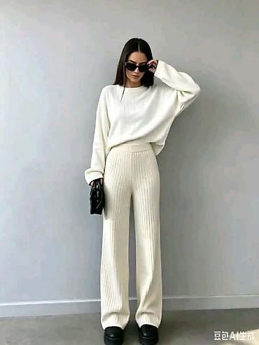dva srca slike: Komplet 
Pamučna trikotaža
S M L XL
Cena : 4400 dinara
ML — 1