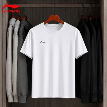 спортивный купальник с шортами: Мужская футболка с коротким рукавом от Li-Ning, выполненная в белом