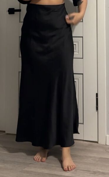 черная юбка карандаш: Юбка, Макси, Атлас, Высокая талия