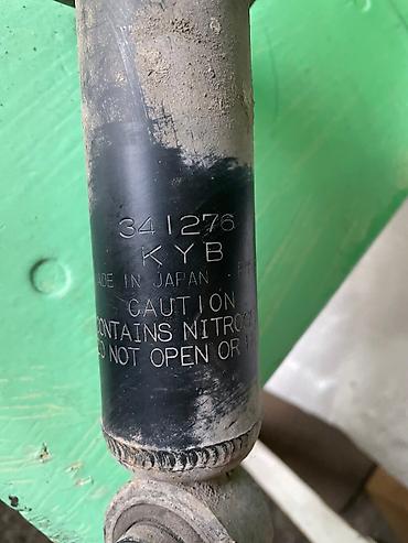 kyb: Задние амортизаторы Subaru Kyb 341276 2шт — 2