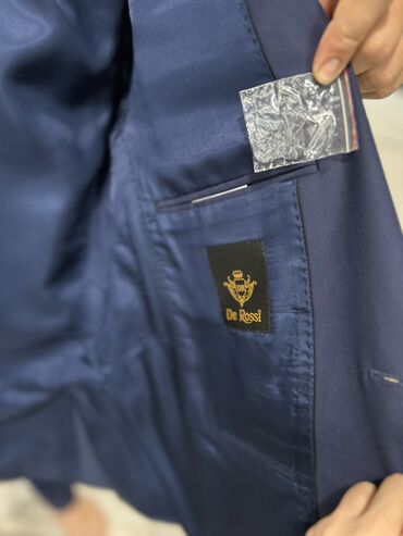 Костюмы: Продается костюм (пиджак +брюки) Носили мало,производство — 9