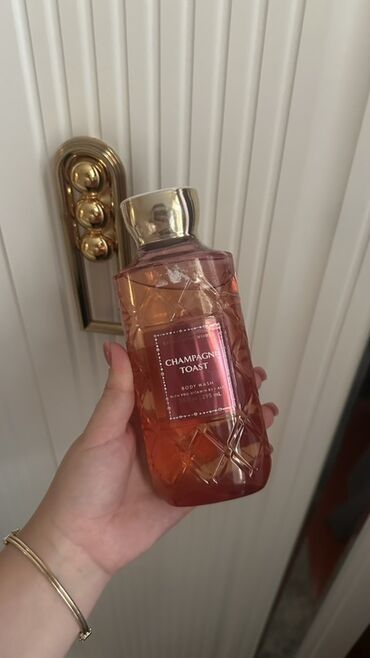 уход за кожей после пилинга: Гель для душа Bath & Body Works с ароматом "Champagne Toast"
