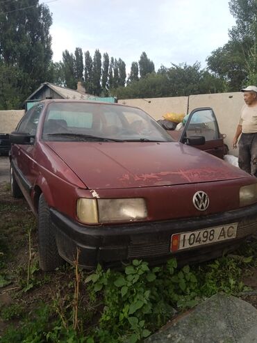 пасат b3: Volkswagen Passat: 1991 г., 1.8 л, Механика, Бензин, Седан