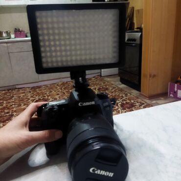 камера для видео: Освещение для камер и фотоаппаратов. LD 160. Работает от 6 батареек