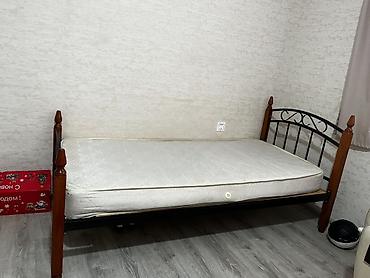 saatlar type 1: Tək nəfərlik çarpayı – metal və ağac kombinasiyalı karkas, döşək ilə — 4