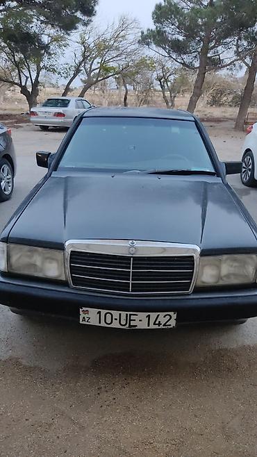 lexus gs 300: Mercedes-Benz 190 (W201): 1.8 l | 1990 il Sedan — 2