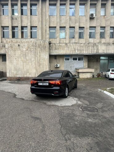 Roewe: Roewe i6: 2019 г., 1 л, Автомат, Бензин, Седан — 4