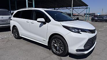 экономия бензин: Toyota Sienna: 2021 г., 2.5 л, Типтроник, Гибрид, Минивэн — 9