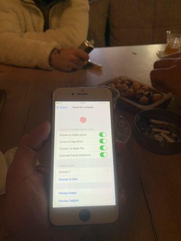 işlənmiş kalonka: IPhone 8, 64 ГБ, Черный, Отпечаток пальца