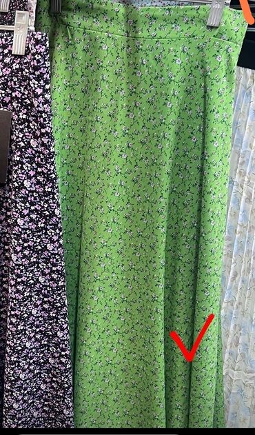 мусульманские женские одежды: Юбка в пол новая расцветка темная в цветочек 500 сом