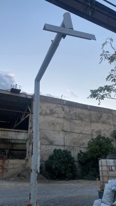 gece isiqlari: İşığ dirəyi təzədir altı lapalıdır bağlanmaqa yeri var hündürleşdirib