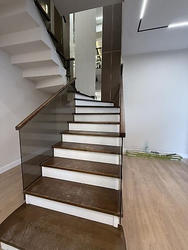 Продажа коттеджей и домов: 🏡ПРОДАЕТСЯ ОСОБНЯК 📍Арча-Бешик 🏠Площадь:200м² 🌿Участок:3сотки — 9