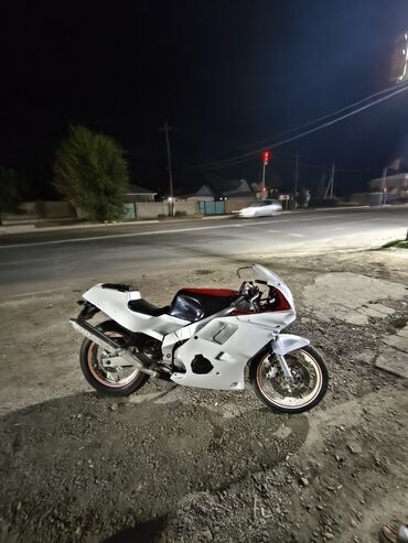 продаю связи с переездом: Спортбайк Yamaha, 600 куб. см, Бензин, Чоңдор үчүн, Колдонулган