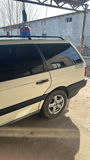 Volkswagen: Volkswagen Passat Variant: 1993 г., 1.8 л, Механика, Бензин, Универсал — 11