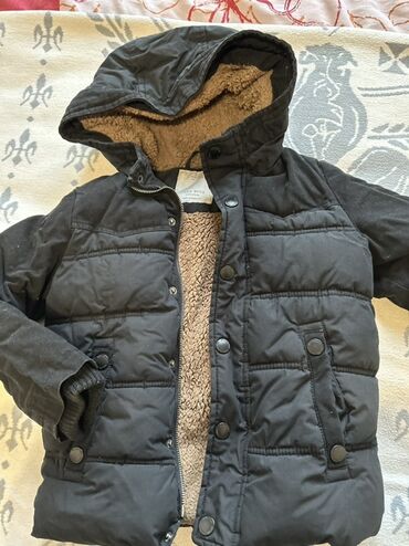 продаю бу вещи: Детская зимняя куртка ZARA BOYS - Цвет: черный - Утепление: плотный