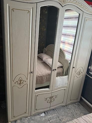 Спальный гарнитур в классическом стиле, цвет айвори с золотистым at lalafo.kg Спальный гарнитур в классическом стиле, цвет айвори с золотистым