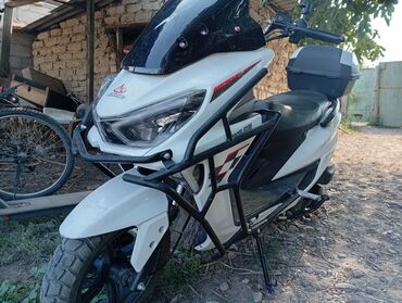 купить авто диски бу: ПРОДАЮ ИЛИ МЕНЯЮ белый скутер МАКСИ 2024 года, пользовался не долго