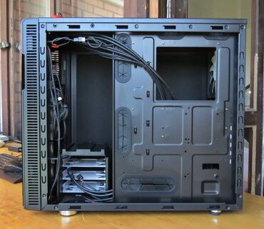 Ostali kompjuterski delovi: Fractal Design Define 4 Black Pearl Sound Proof 12kg Čelika Obloženo — 4